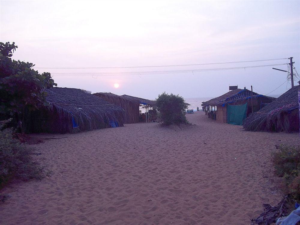 Tivai Beach Cottages Calangute Bagian luar foto