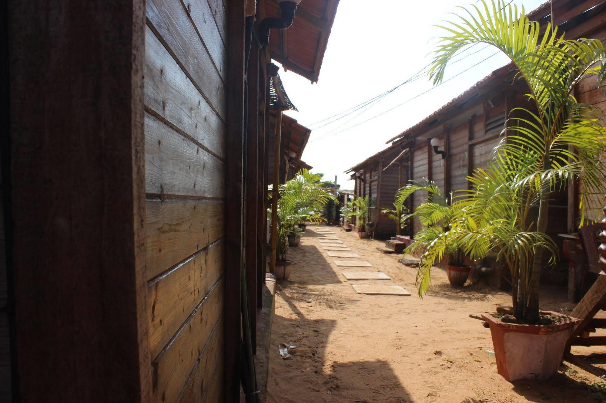 Tivai Beach Cottages Calangute Bagian luar foto